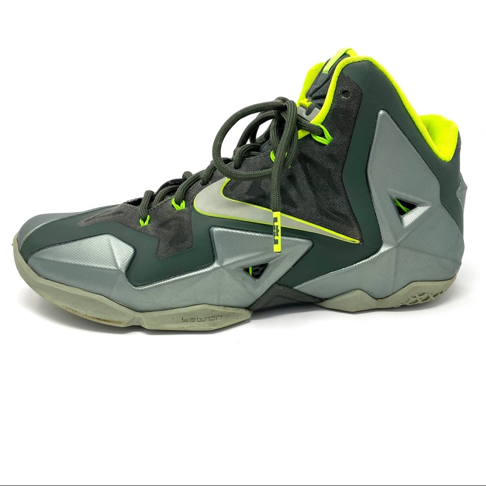 NIKE  LeBron 11 Dunkman XI